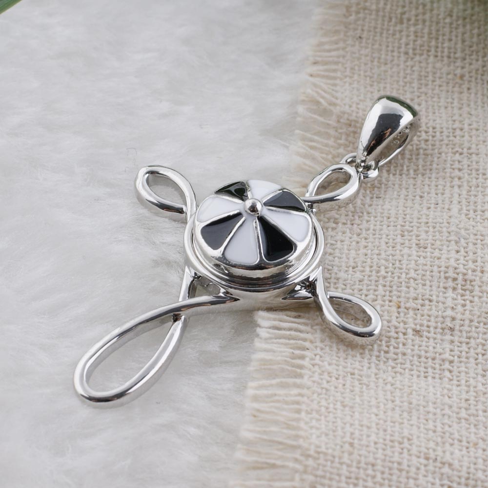 Black and White Pinwheel Mini Snap - Gracie Roze