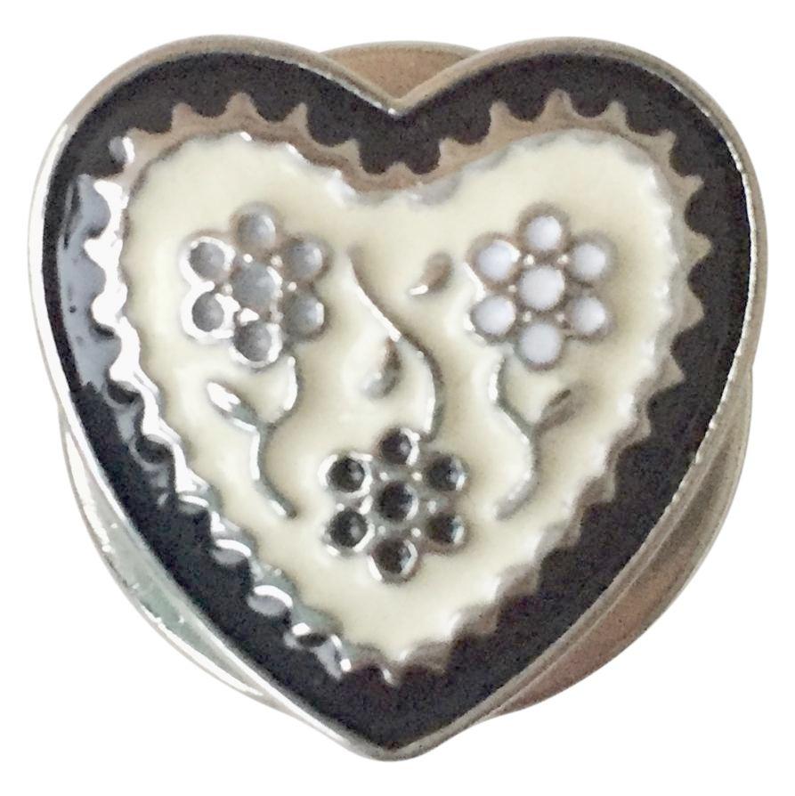 Heart with Black and White Flower Snap - Gracie Roze